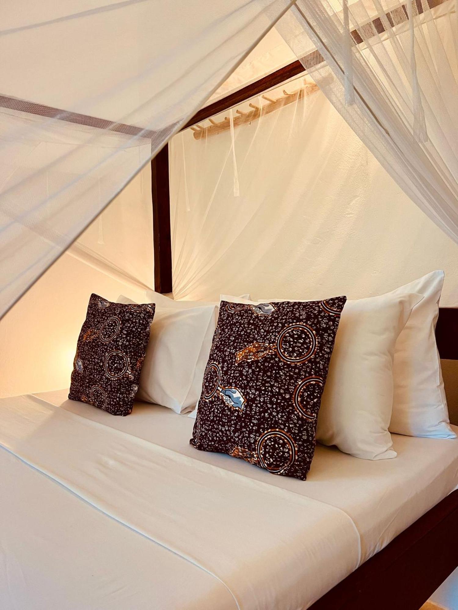 Helwas Zanzibar Beach Hotel 布韦朱 外观 照片